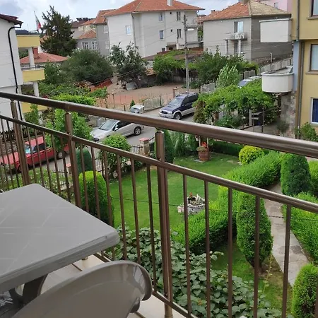 בית הארחה Къща За Гости Снежа, Guests House Snezha אובזור