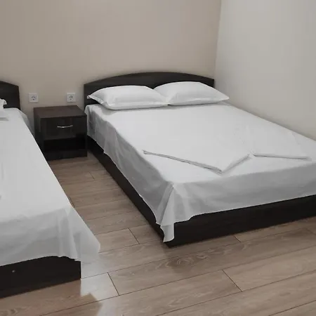 בית הארחה Къща За Гости Снежа, Guests House Snezha אובזור